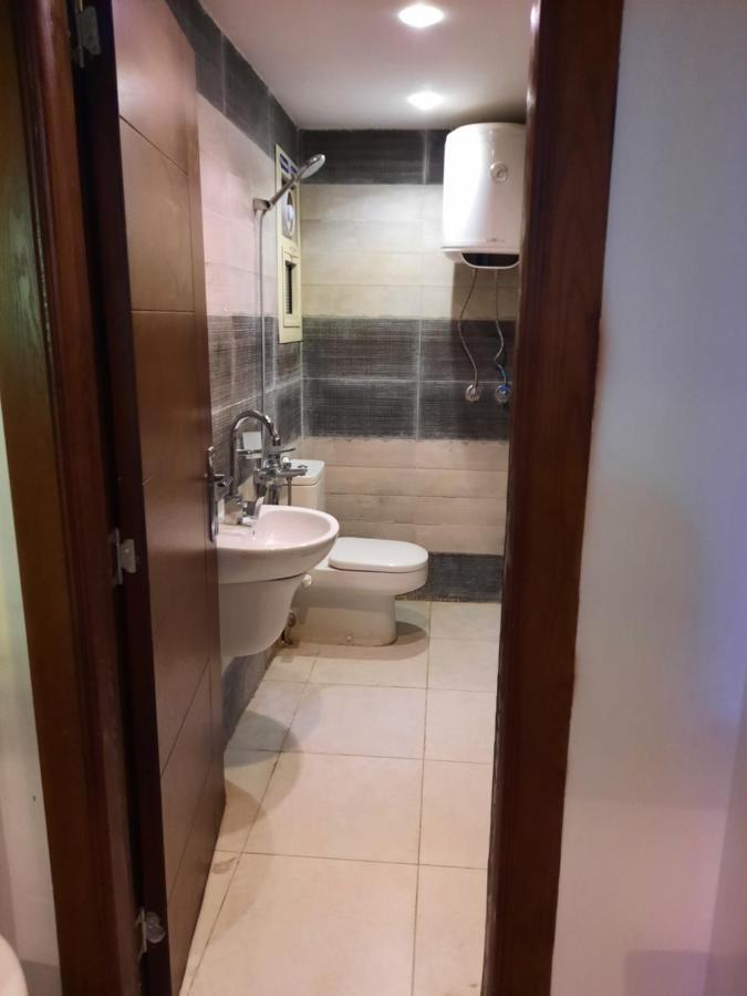 شقة المهندسين جامعة الدول هادئ واسعة فرش جديد Apartamento Cairo